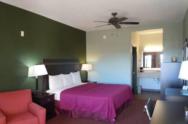 Stockdale Inn And Suites Экстерьер фото